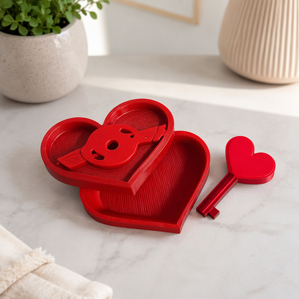 Lockable Heart Shaped Storage Box with Matching Key, Small Decorative Keepsake and Trinket Box — main product view