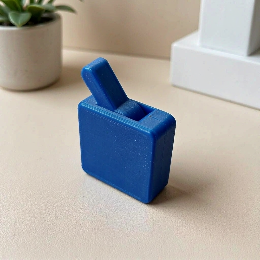 Portable Toggle Fidget Clicker, Crisp Sound Desk Fidget Switch for Stress Relief and Idle Time — additional product view
