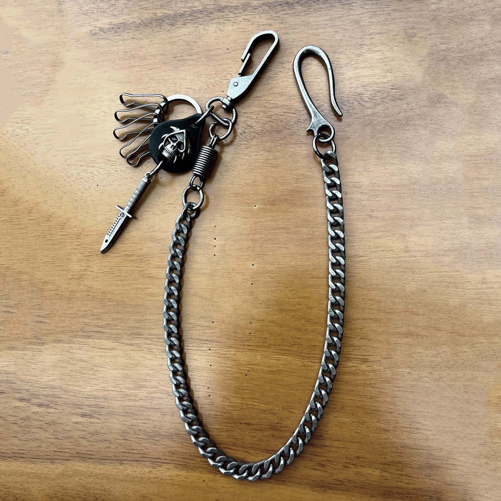 TROUSER CHAIN IN ANTIQUE SILVER - SKULLS DAGGERS PAPER CLIPS