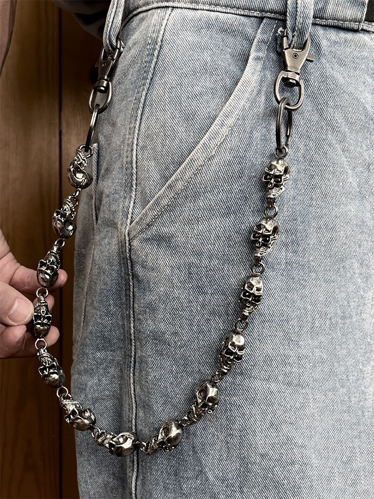 TROUSER CHAIN IN ANTIQUE SILVER - SKULLS