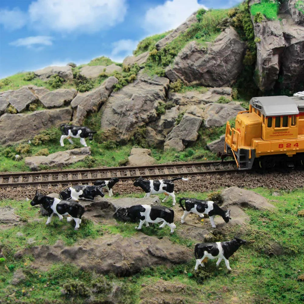 36pcs HO Scale 1:87 Well Painted Cows Horses Farm Animals (Random)