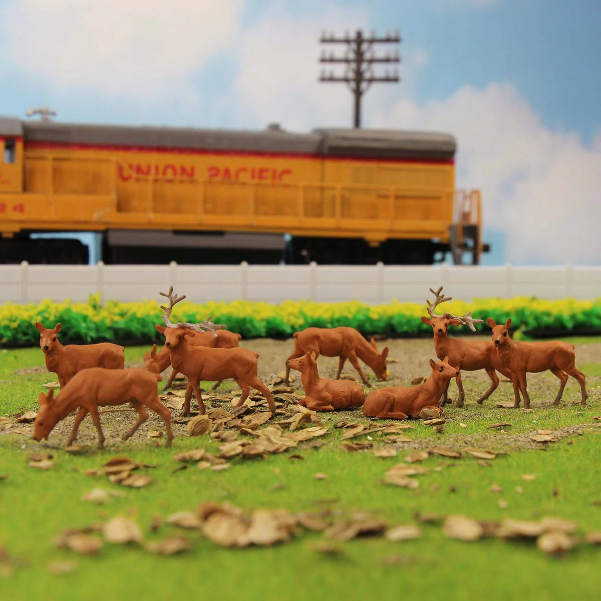 24pcs HO Scale 1:87 Painted Moose Elk Deer Wild Animals
