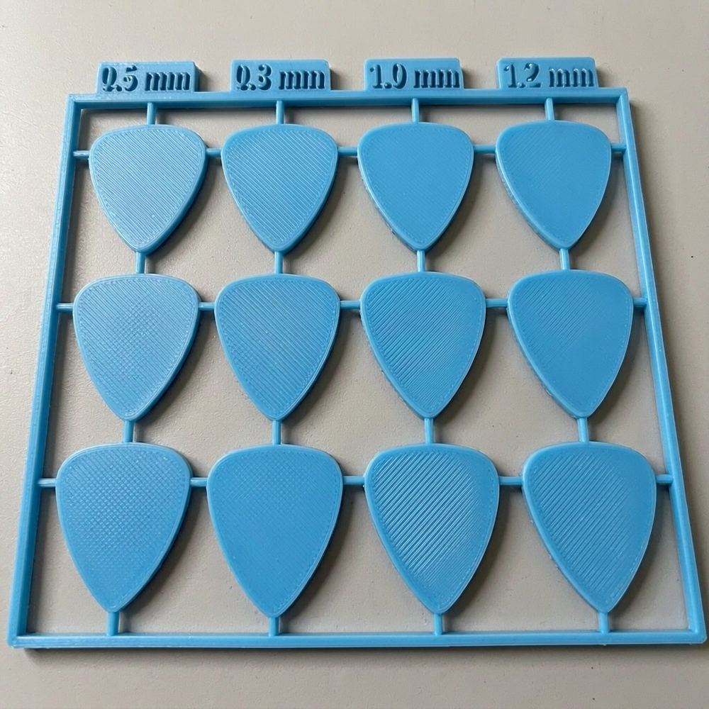 12 Piece Detachable Guitar Picks Kit, Plectrum Set for Guitar and Bass Playing and Practice — additional product view