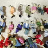 Classic Sitting Figures (1:87) - Random